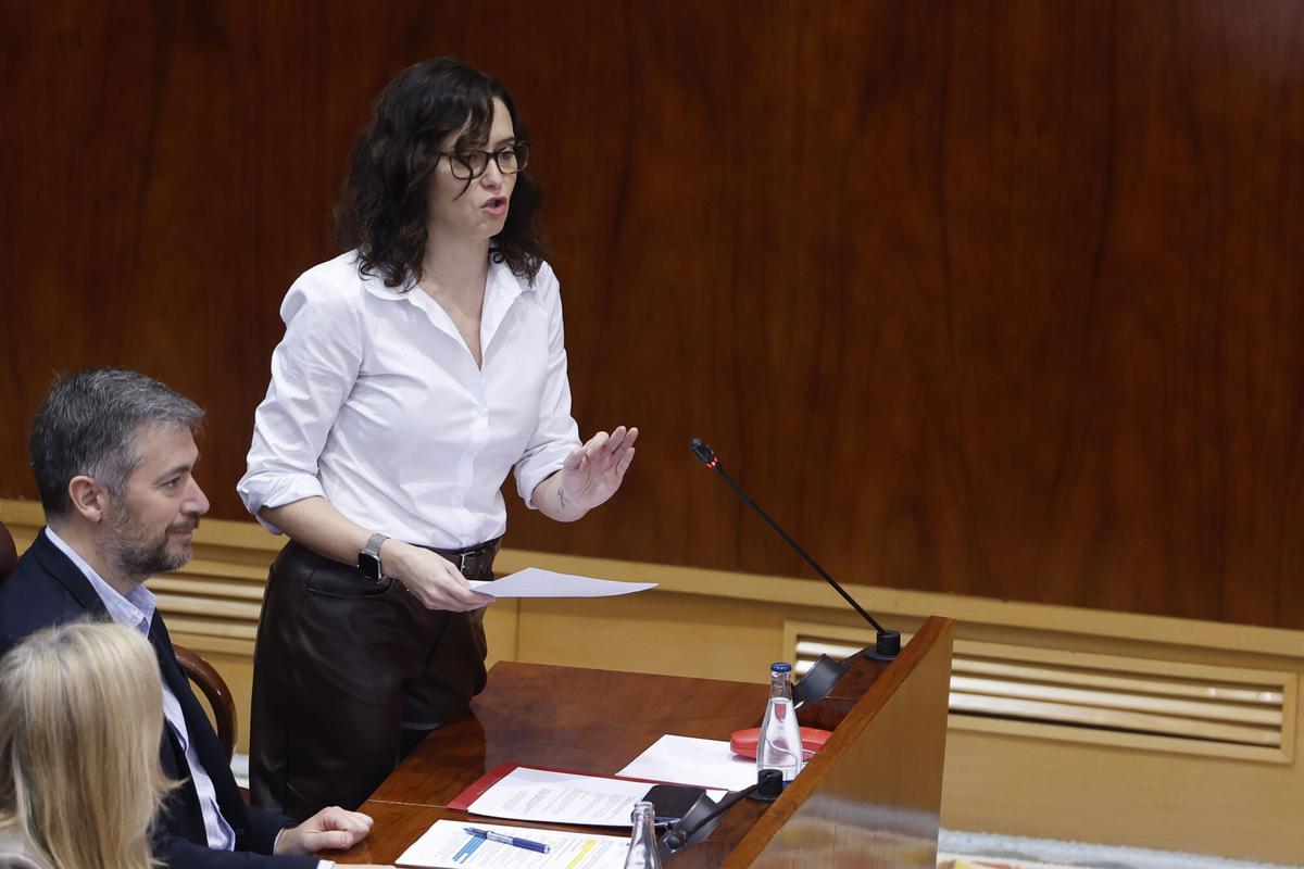 MADRID, 19/03/2026.- La presidenta de la Comunidad de Madrid, Isabel Díaz Ayuso, interviene en el pleno de la Asamblea de Madrid celebrado este jueves. EFE/Javier Lizón