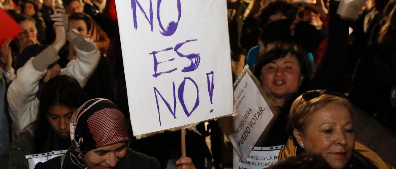 Una manifestación feminista en Gijón en 2018. | Marcos León