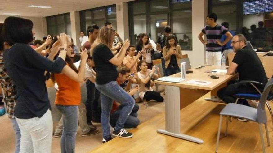 La historia de las salas de cine en Elche llega a la Universidad Miguel Hernández