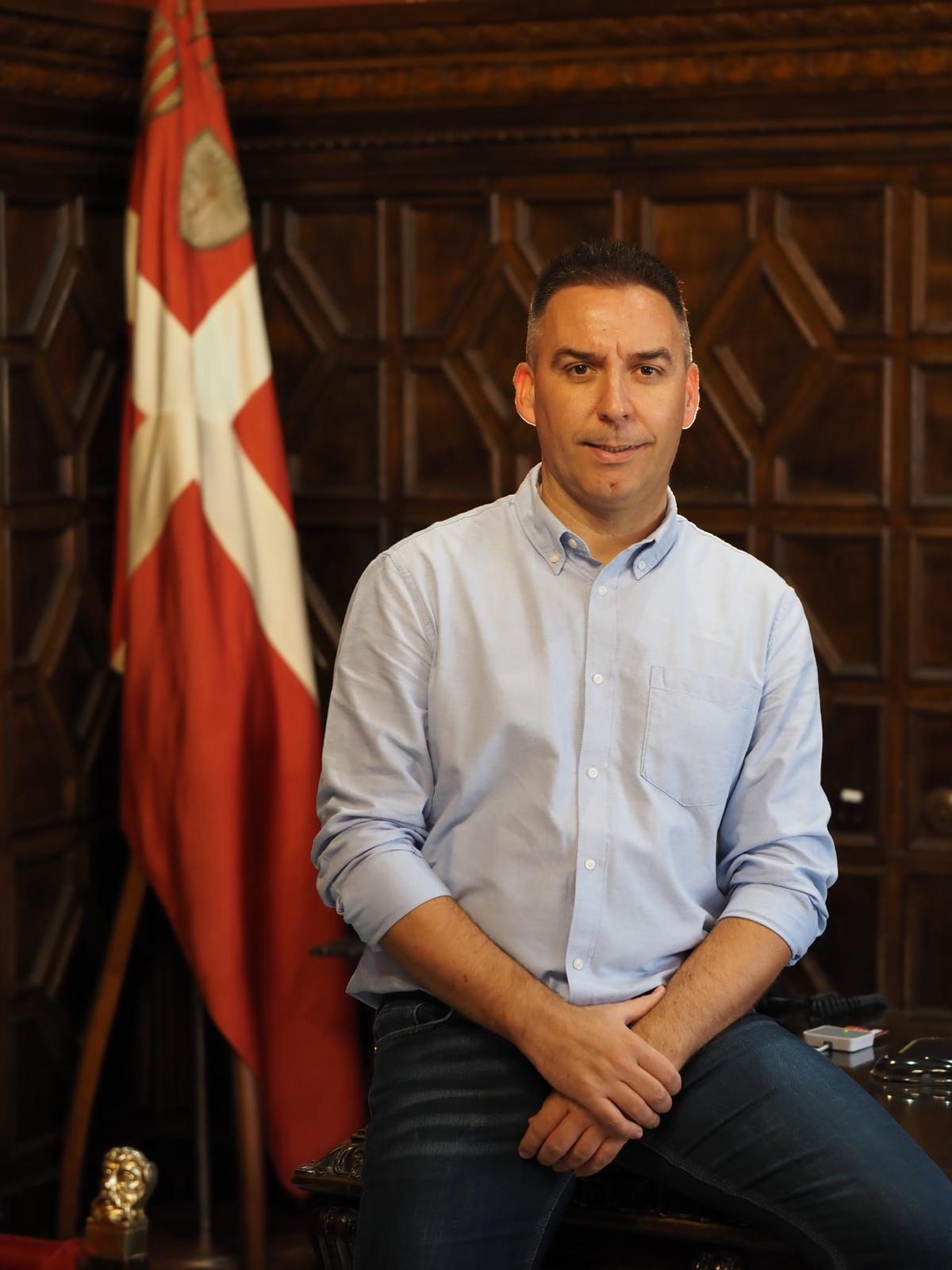 El alcalde de Sueca, Julián Sáez.