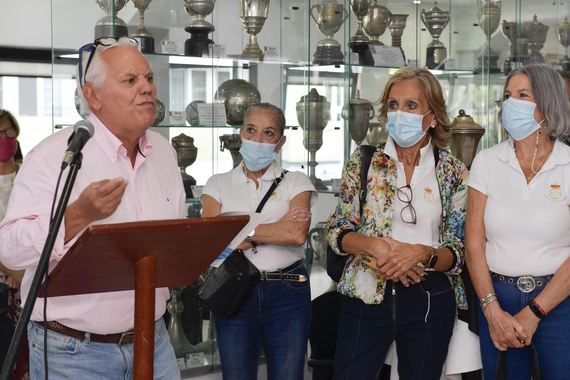 Inauguración en el Club Victoria de la exposición dedicada a José Padrón 'El Sueco'