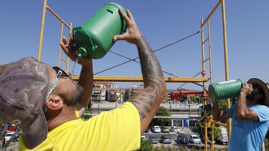 Pablo Risques y su compañero, en la obra.