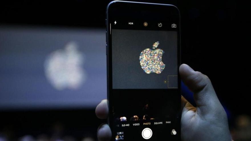 Apple reduce sus ventas de iPhones y sus beneficios caen un 27%