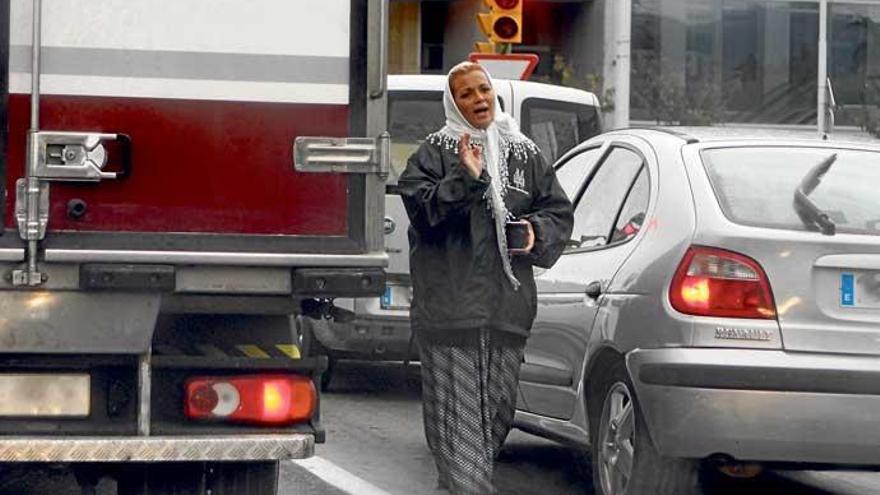 An fast jeder Ampel in Palma wird gebettelt.