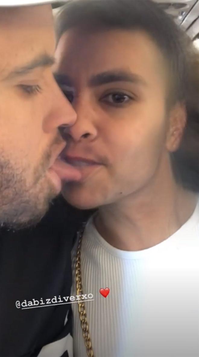Cristina Pedroche y su marido besándose