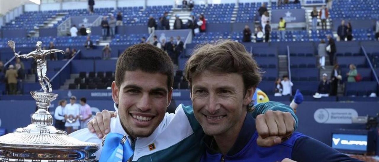 Carlos Alcaraz y Juan Carlos Ferrero. | EFE/ALEJANDRO GARCÍA