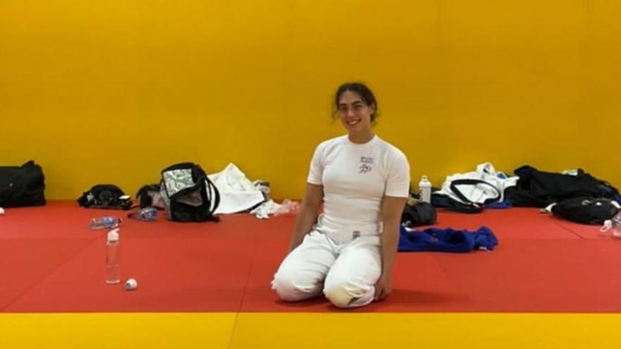 Melania Souto posa en el torneo de Birmingham. | Judo La Calzada