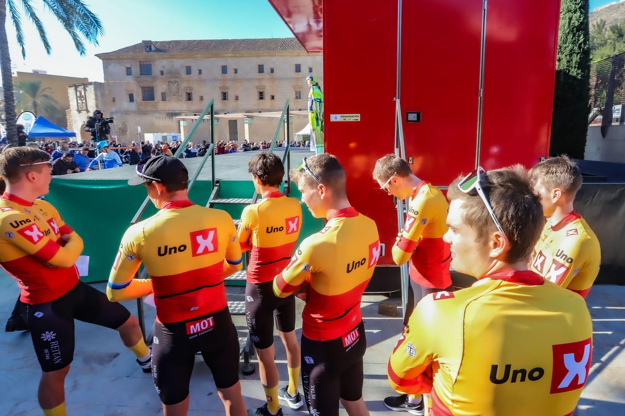 Salida de la 74 Vuelta Ciclista a la Comunidad Valenciana desde Orihuela