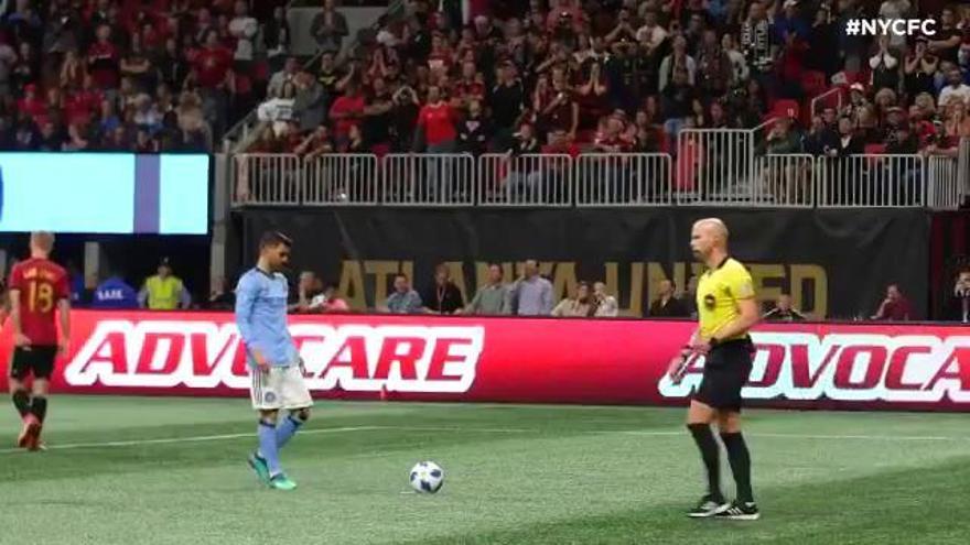 David Villa reaparece con gol de penalti