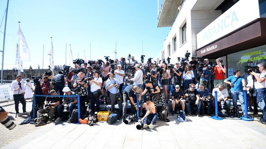 Arribada de Joan Carles I al Reial Club Nàutic de Sanxenxo