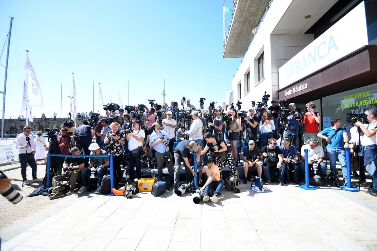 Arribada de Joan Carles I al Reial Club Nàutic de Sanxenxo