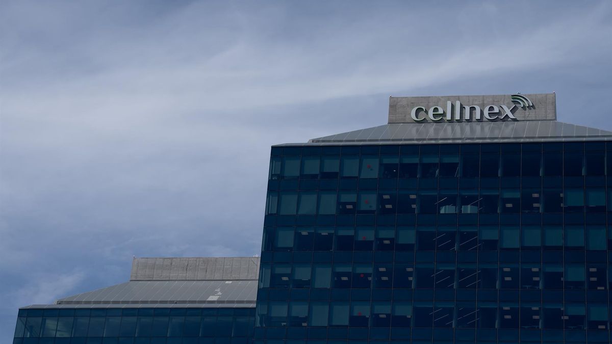 Fachada de la sede de Cellnex Telecom, en Barcelona, Catalunya (España).