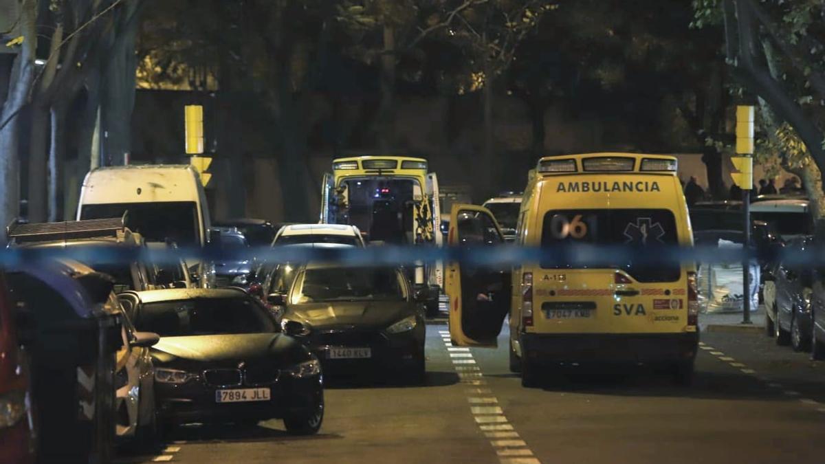 Se ha cortado el tráfico y el tránsito de peatones desde la calle Asalto hasta paseo Echegaray.