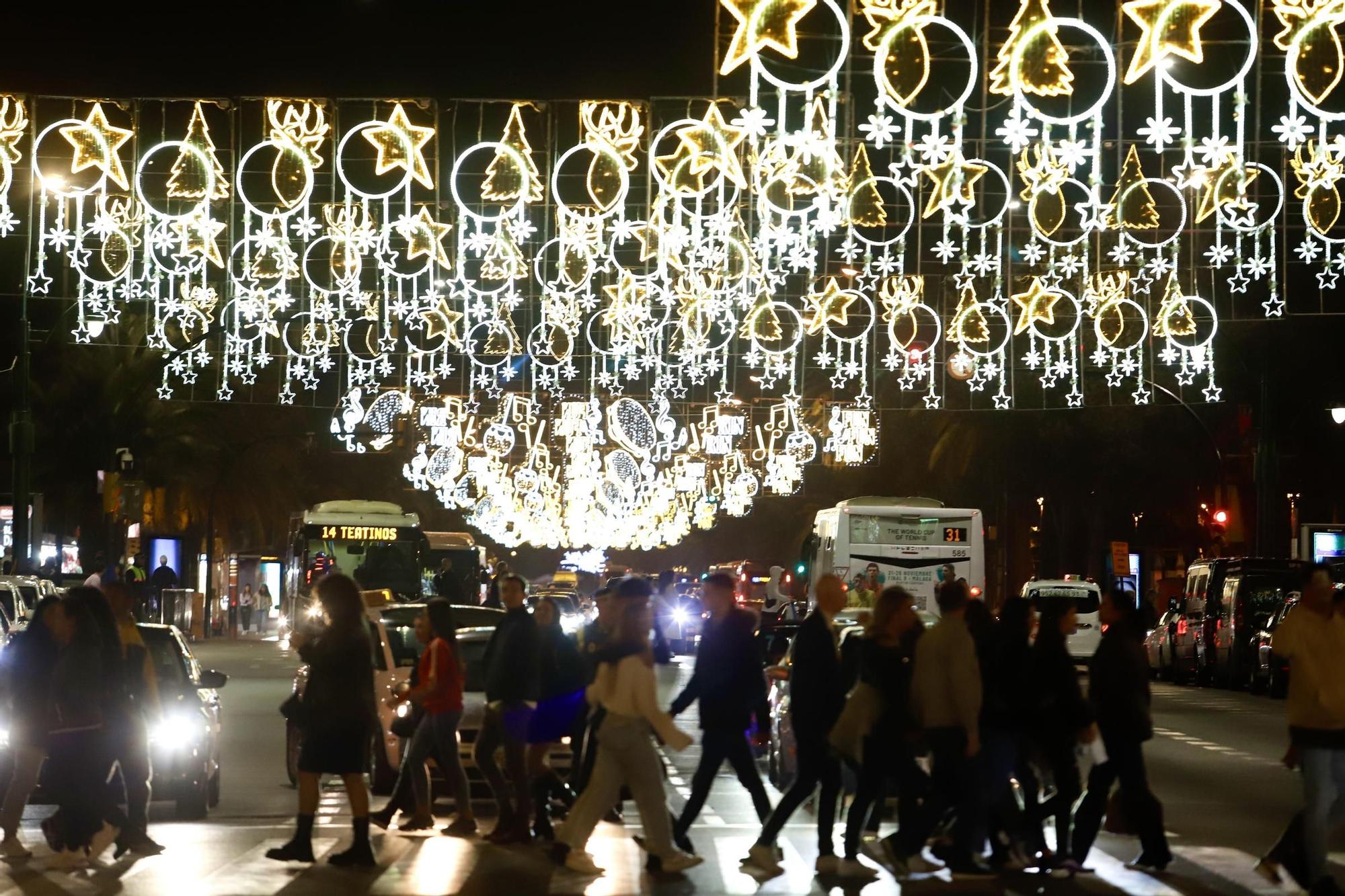 Navidad en Málaga | La calle Larios enciende sus luces de Navidad