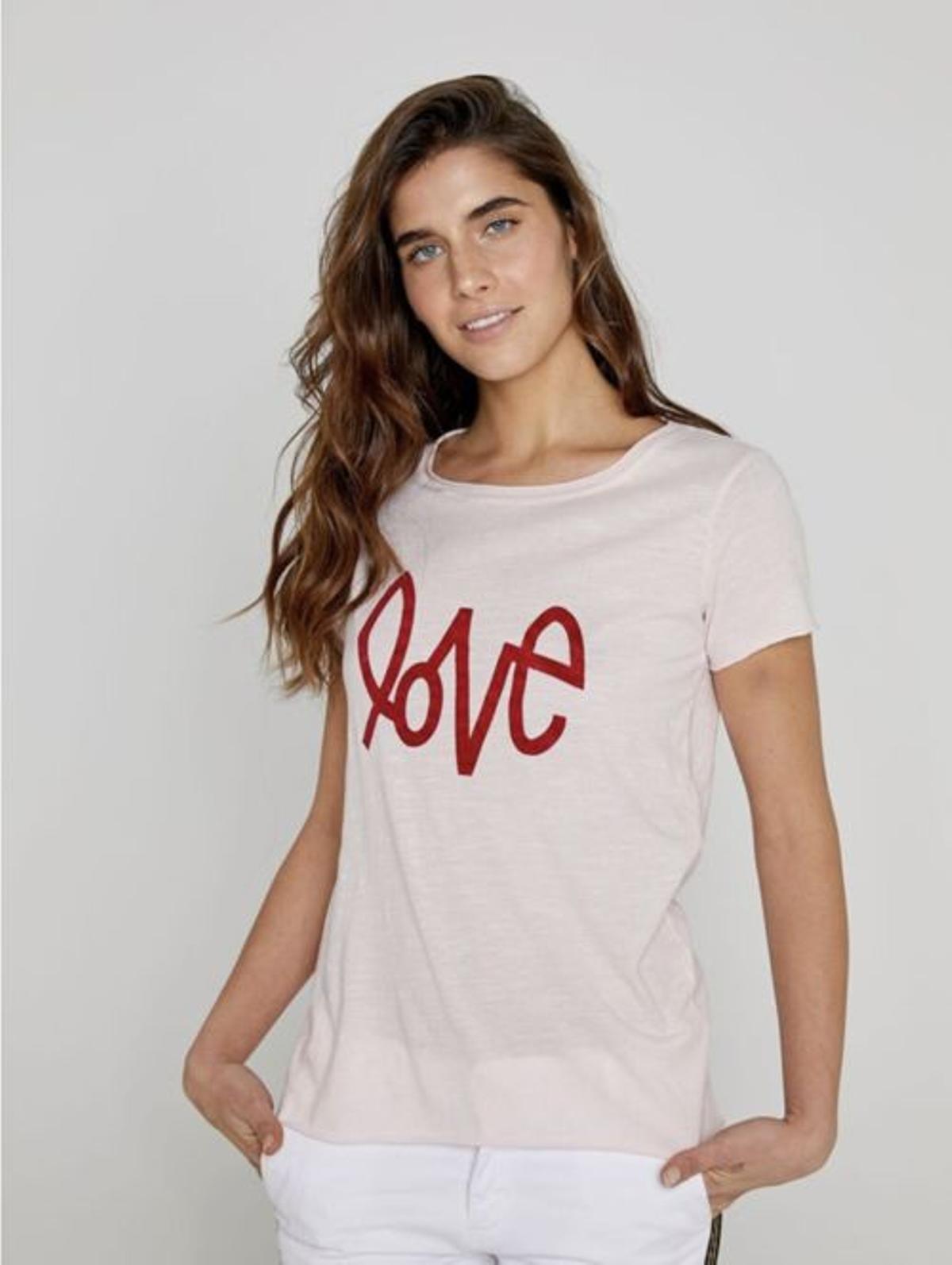 Sabemos dónde encontrar la camiseta 'Love' de Malú de la que todo el mundo  habla - Woman