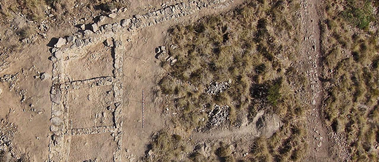 Imagen aérea de los restos del fortín ibero de Aigües Baixes en 2013, antes de su destrucción parcial. | INFORMACIÓN