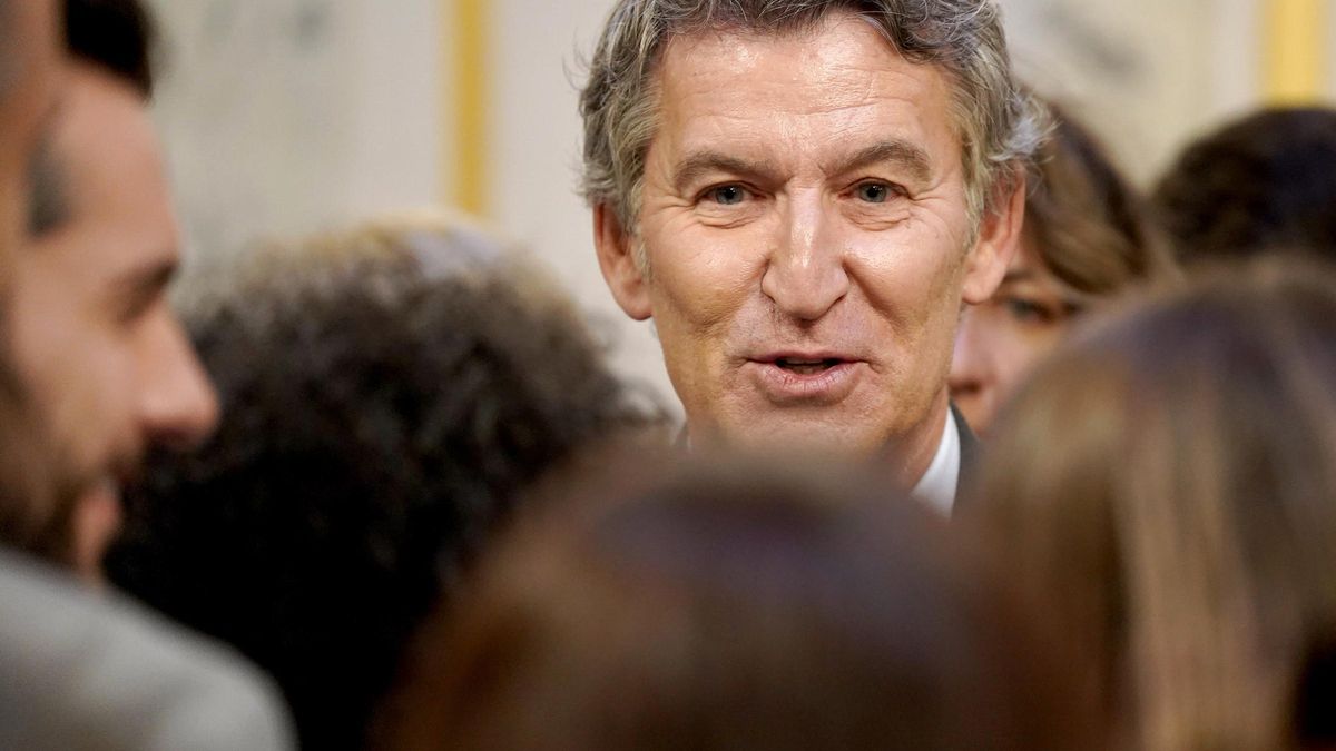 Feijóo marca un discurso en favor del derecho al aborto ante la gresca Sánchez-Ayuso