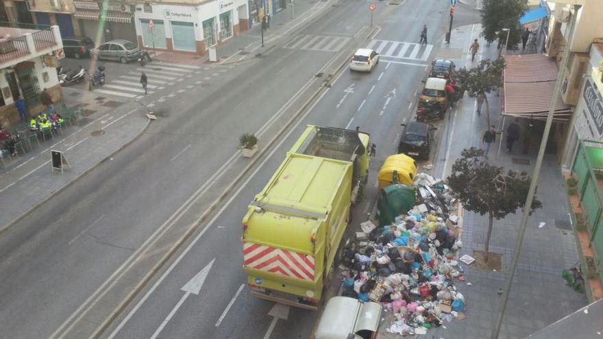 Foto enviada por un lector captada esta tarde en la avenida de Carlos Haya.