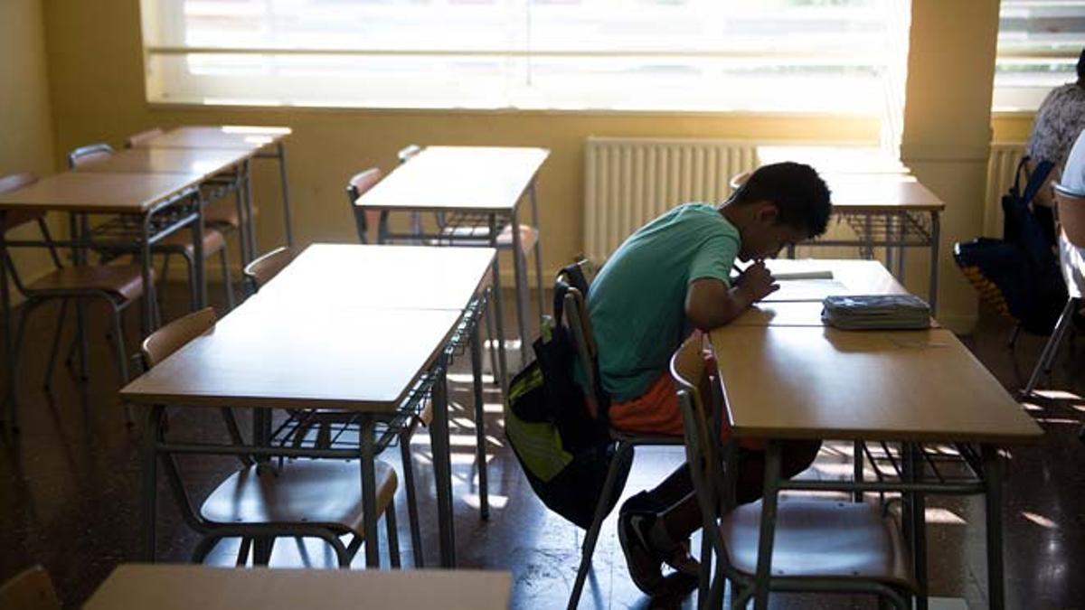 Un alumno en un instituto de Barcelona