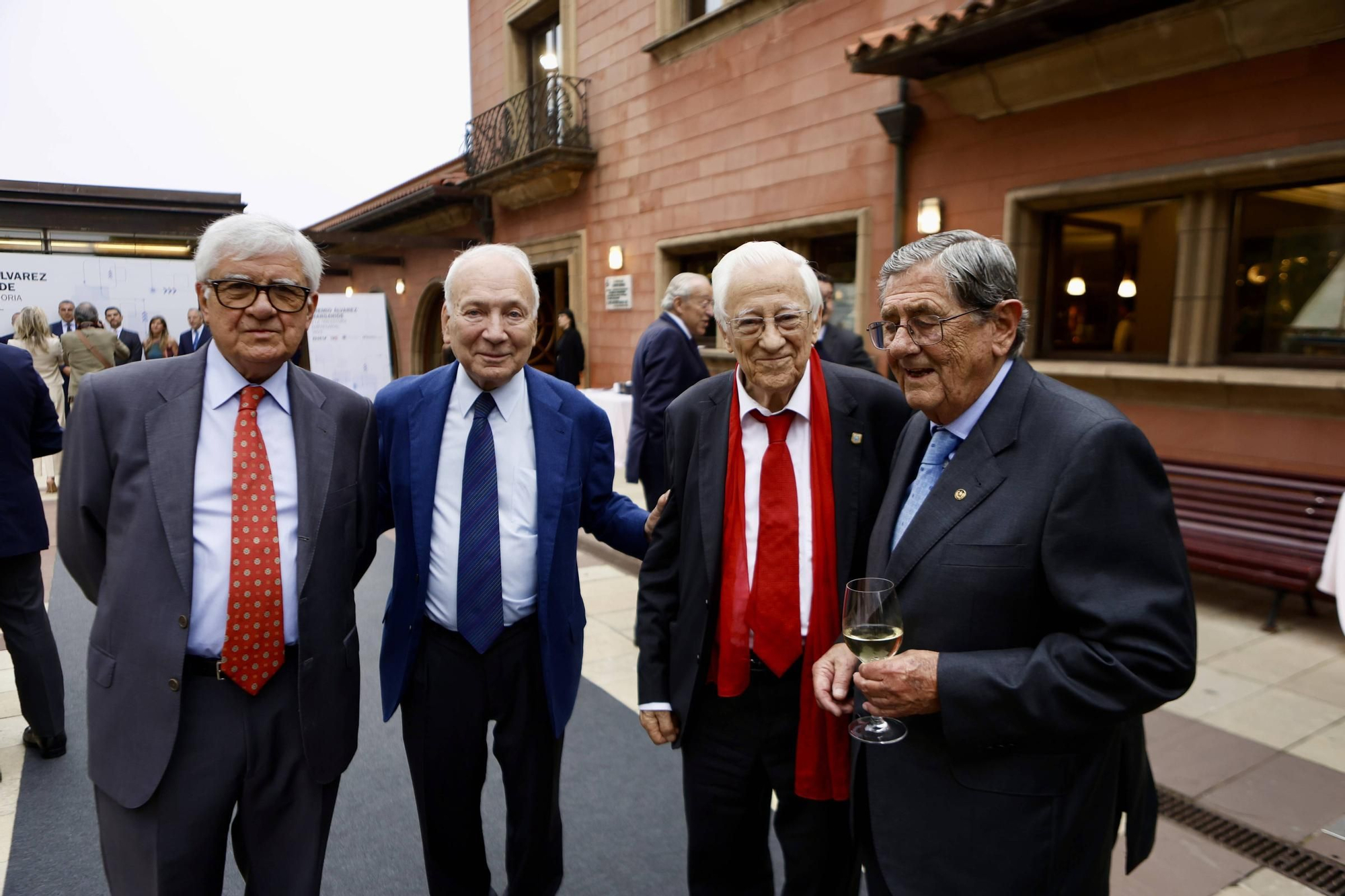 EN IMÁGENES | Entrega del XIV Premio Álvarez Margaride a Luis Rodríguez-Ovejero