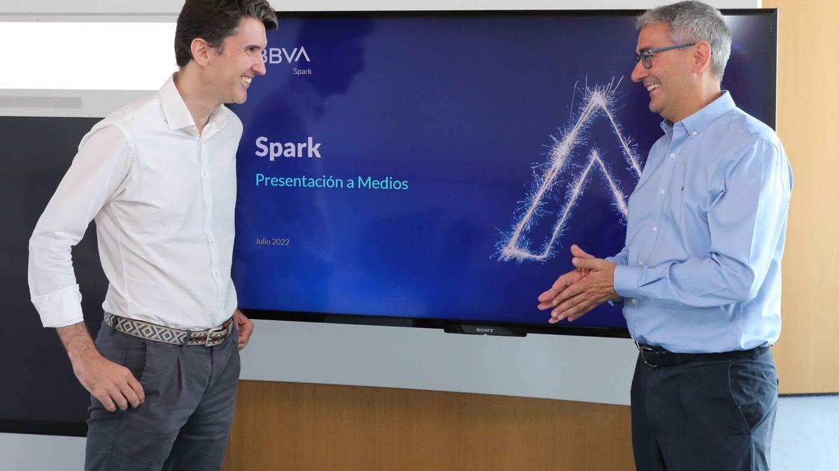 Roberto Albaladejo (I.) responsable de Banking for Growth Companies y  David Puente, responsable global de Client Solutions de BBVA.