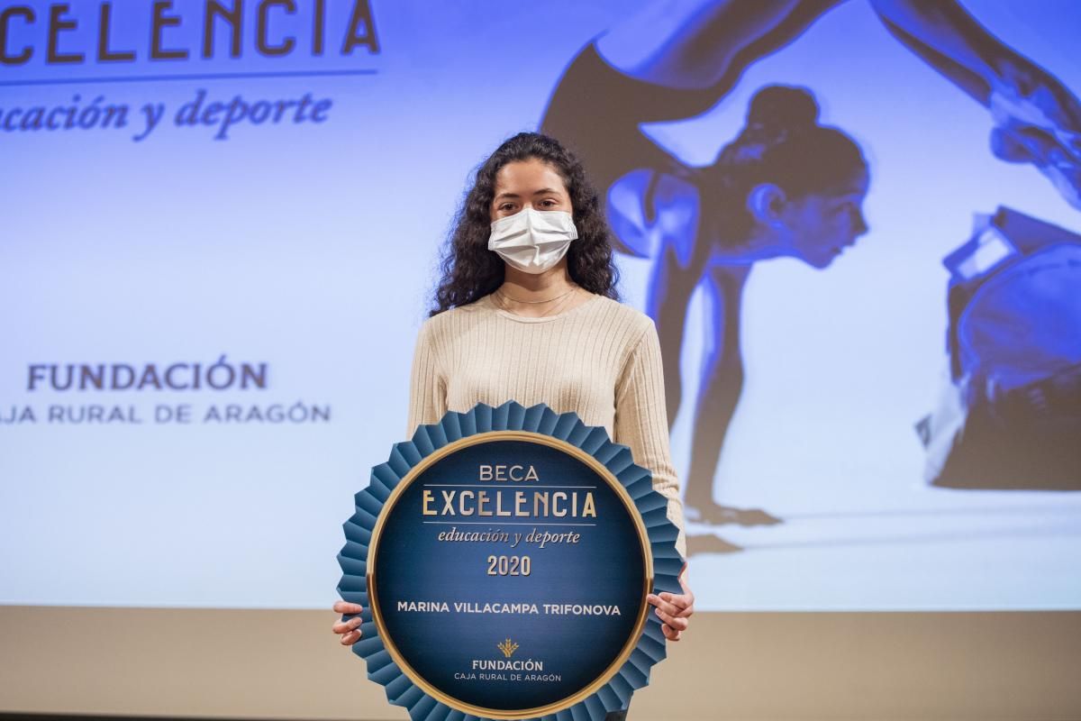 Veinte jóvenes reciben las Becas Excelencia