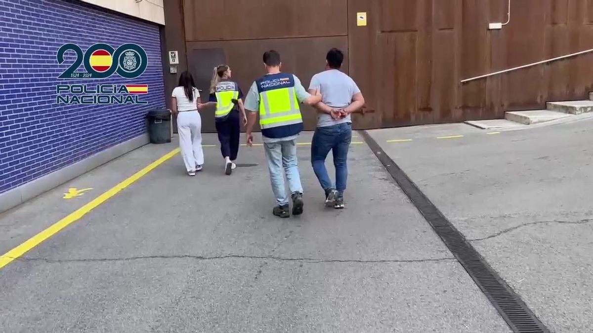 Los dos detenidos en Barcelona por la Policía.