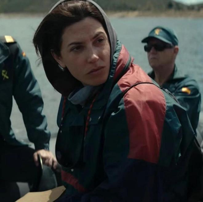 Intriga amb rerefons social i polític Intriga amb rerefons social i polític