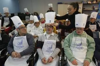 EN IMÁGENES: la lección magistral de la Cofradía del Desarme con la Asociación Rey Pelayo