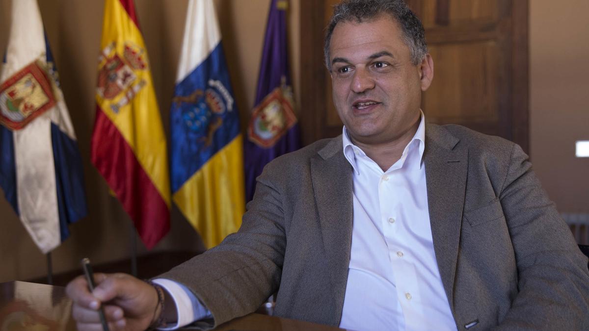 José Alberto Díaz, exalcalde de La Laguna, presenta la renuncia a su acta de concejal.