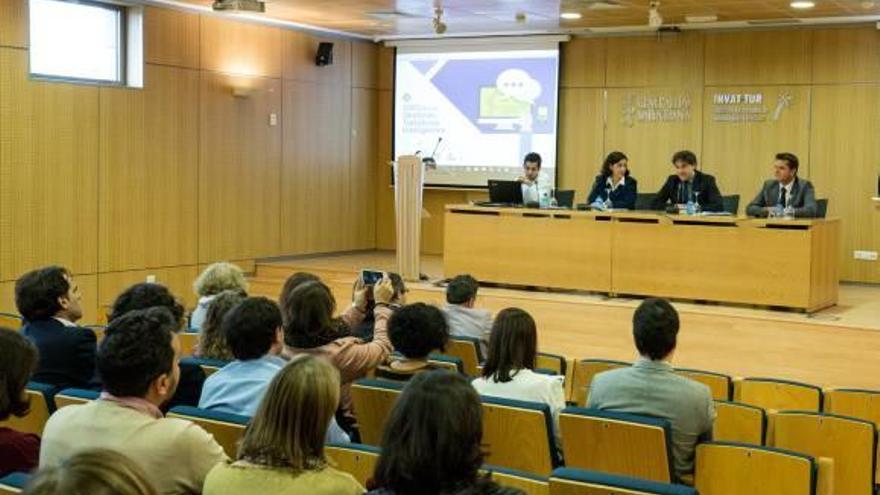 Colomer y Huete en la presentación, ayer, de la Oficina Técnica de Asistencia a DTI.