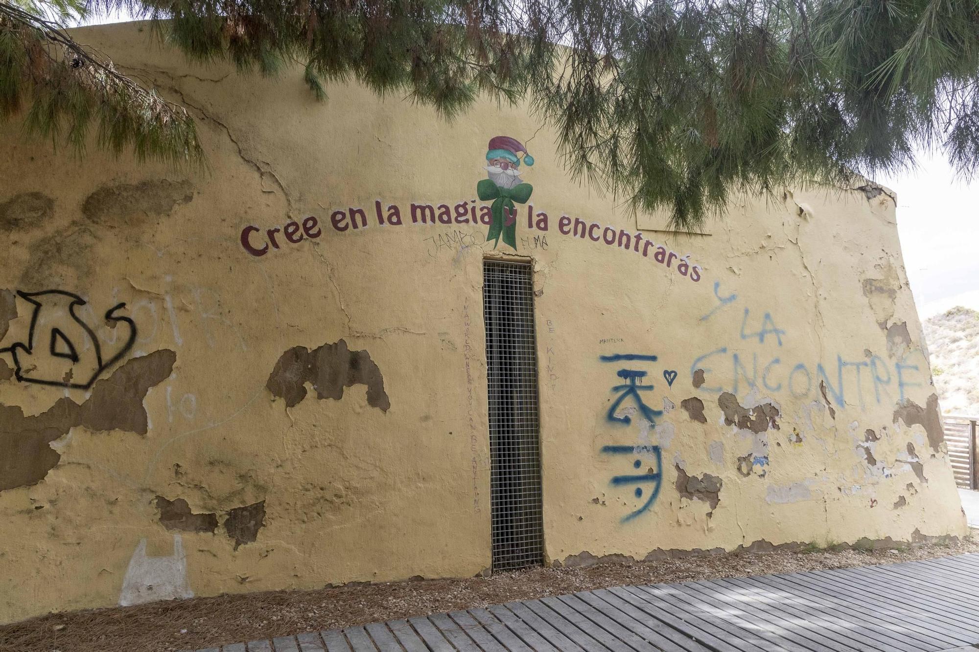 Mal estado y suciedad en el parque de la Ereta en Alicante