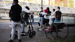 Homenaje a un joven que murió cuado se desplazaba en un patinete eléctrico por la Gran Via, en mayo de 2021,