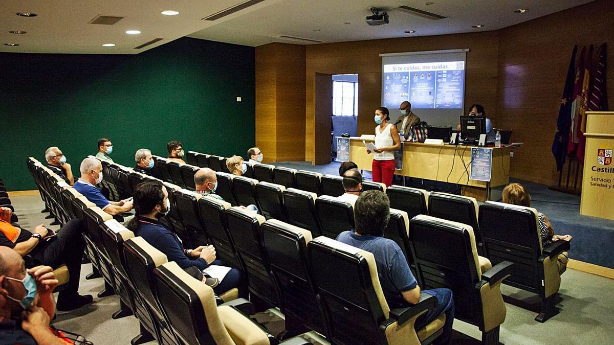 Reunión de Protección Civil de la Junta con las agrupaciones de voluntarios, Policía Local y Guardia Civil. | N.R.