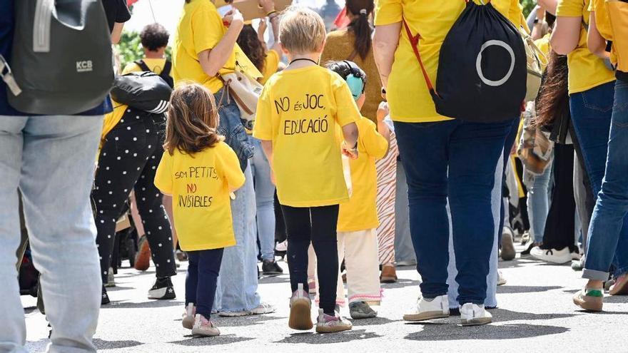 Els sindicats docents demanen a Illa que "se’n responsabilitzi" i que hi hagi negociació abans de la vaga de dimarts