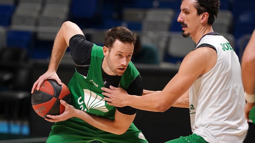Tyler Kalinoski, baja segura para el debut de pretemporada del Unicaja en Melilla