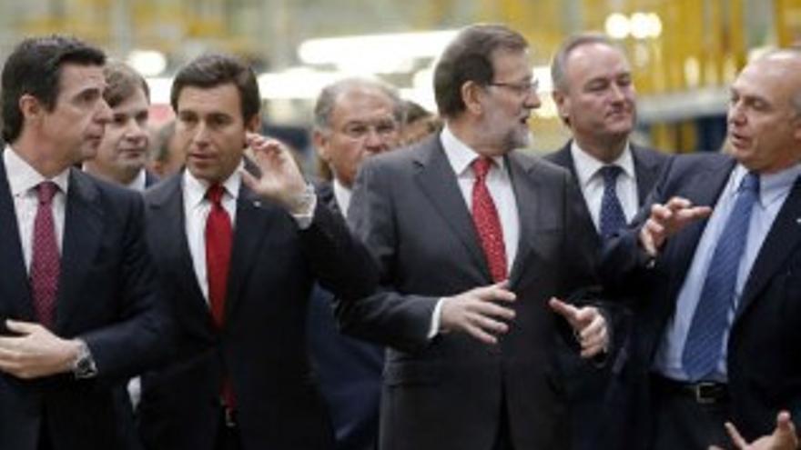 Rajoy y el presidente mundial de Ford visitan la fábrica de Almussafes