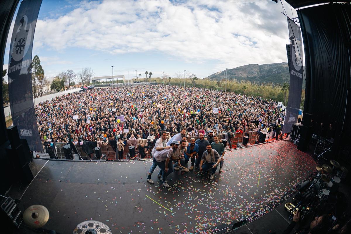 La Fúmiga ompli de famílies el Festivernet de Tavernes de la Valldigna La Fúmiga ompli de famílies el Festivernet de Tavernes de la Valldigna