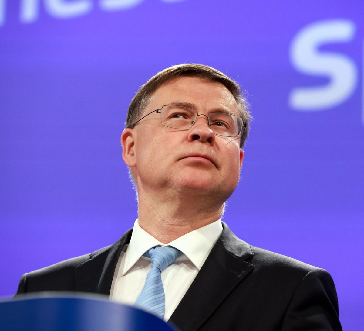Brussel·les insta els Vint-i-set a gastar 335.000 milions de les ajudes en un any Brussel·les insta els Vint-i-set a gastar 335.000 milions de les ajudes en un any