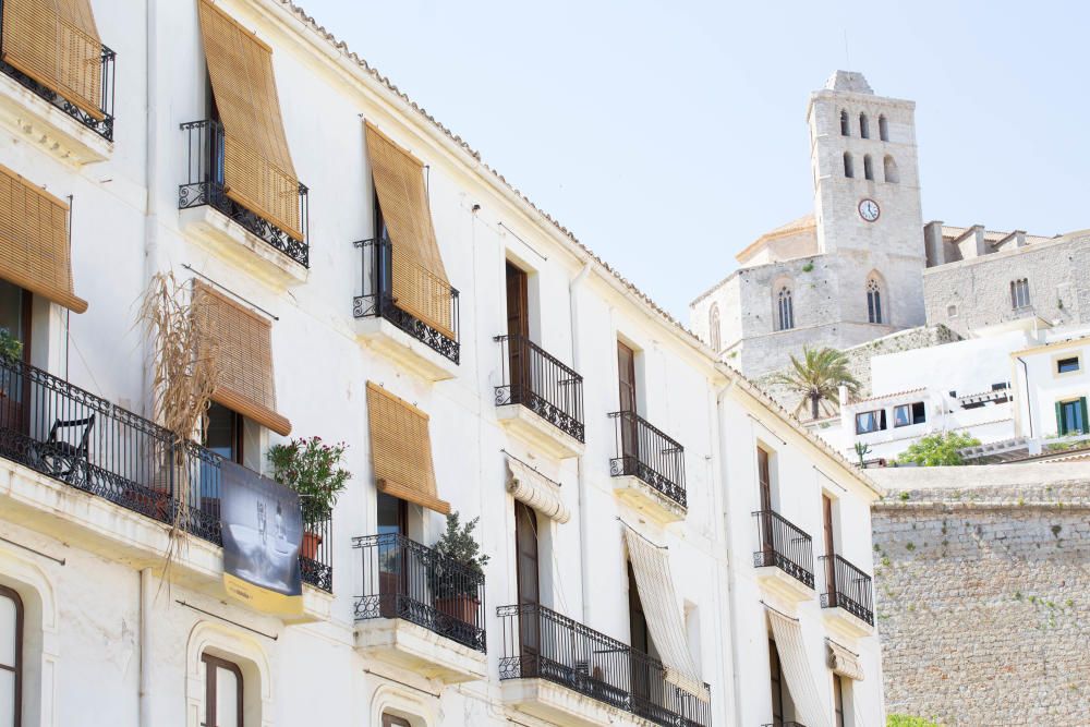 PhotoEspaña llena de fotos del confinamiento 50 balcones de Ibiza