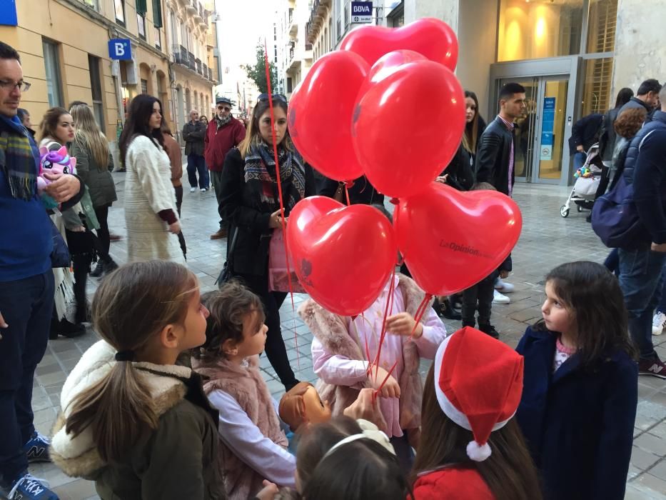 Los más pequeños de la casa tienen una cita con el árbol de Navidad de La Opinión de Málaga, que podrán visitar en la entrada del periódico hasta el día 30 en horario de cinco a ocho de la tarde