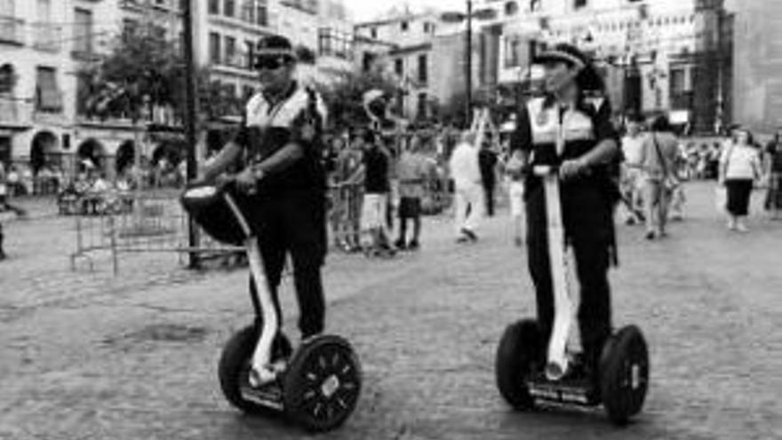 La policía de barrio patrullará las calles en moto y ´segway´