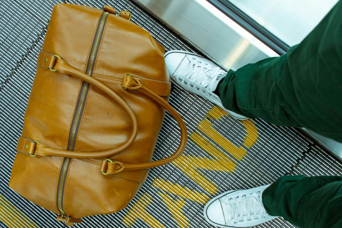 Viaja ligero y con estilo: conoce la maleta de cabina ideal por menos de 30 euros