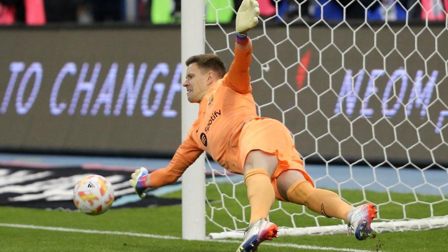 Ter Stegen classifica el Barça per a la final de la Supercopa a la tanda de penals