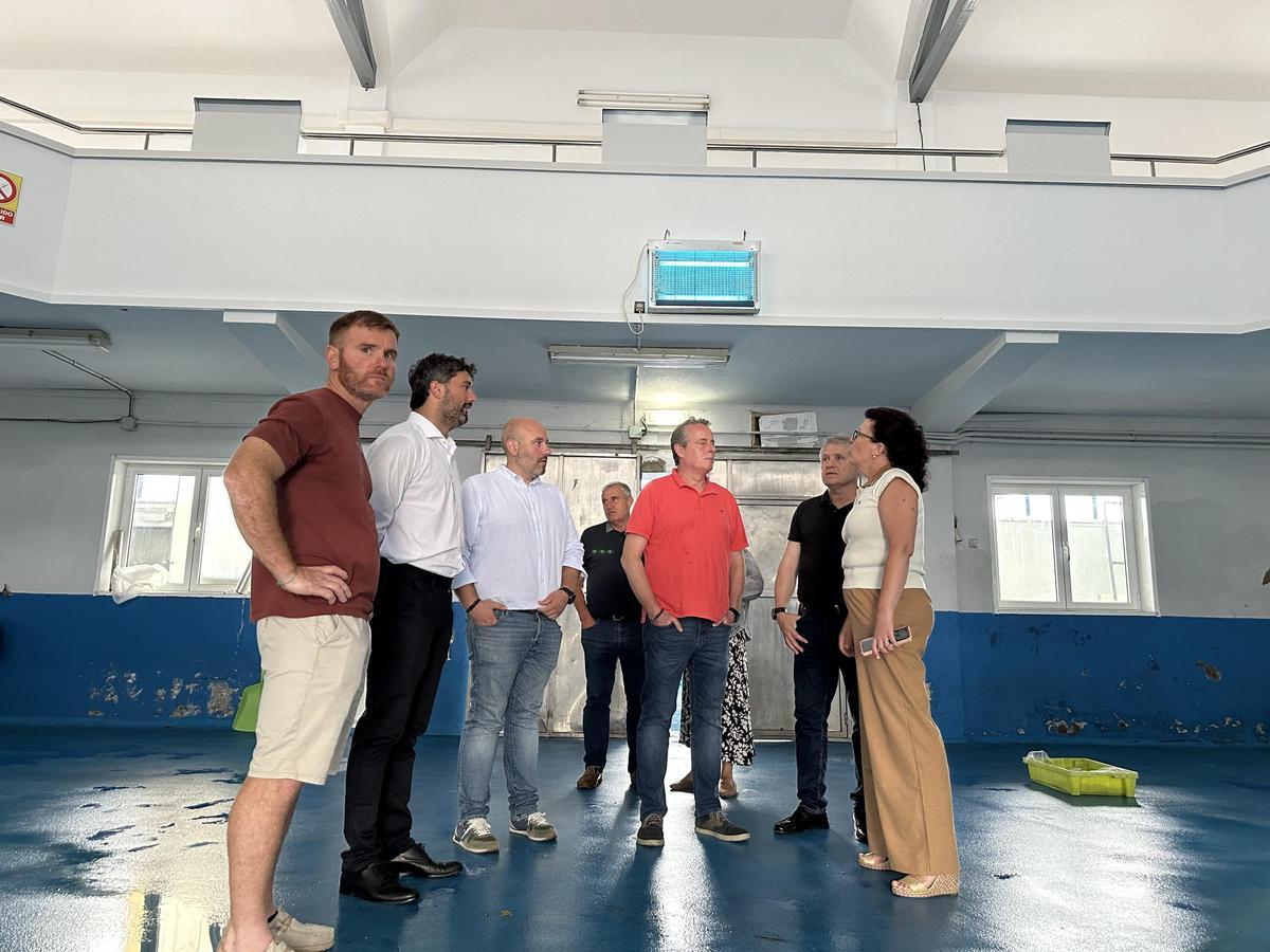 Interior del edifico, donse se subasta el pescado.