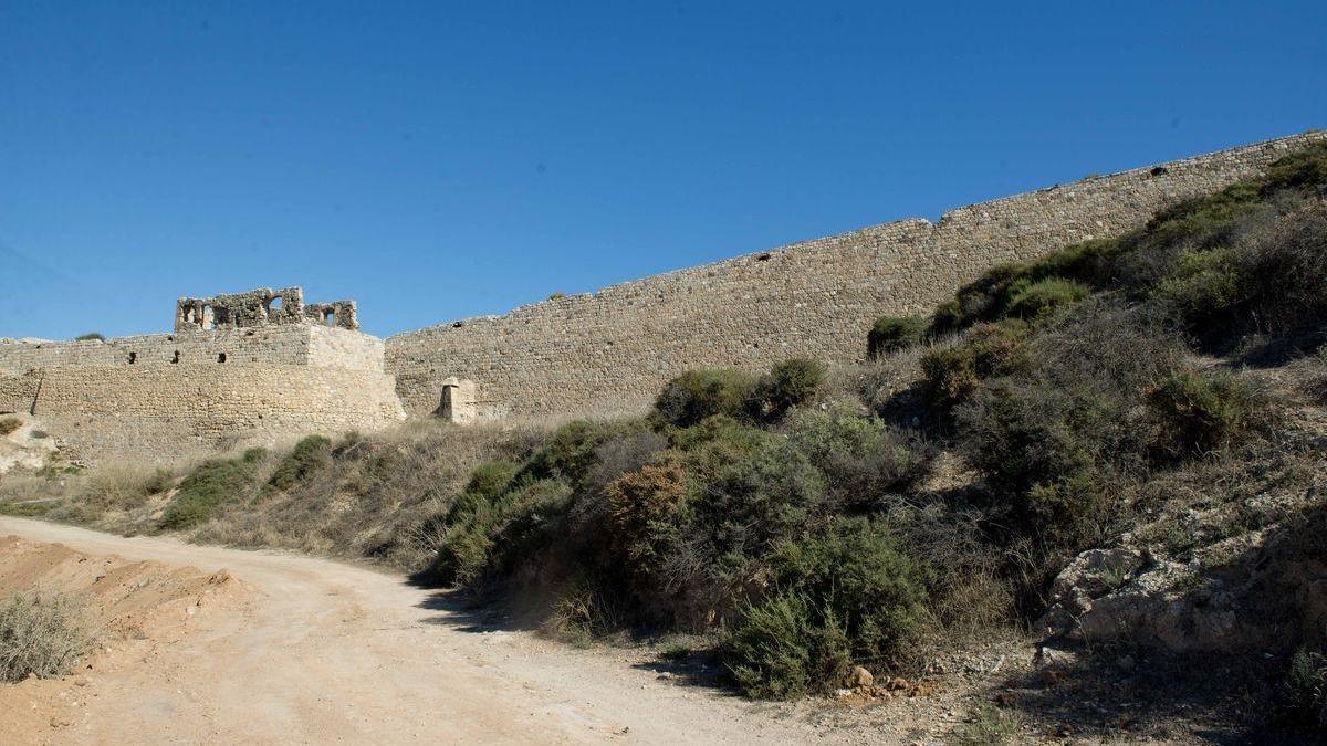 Tapiarán los accesos al Castillo de los Moros después de que unos menores lo vandalizasen