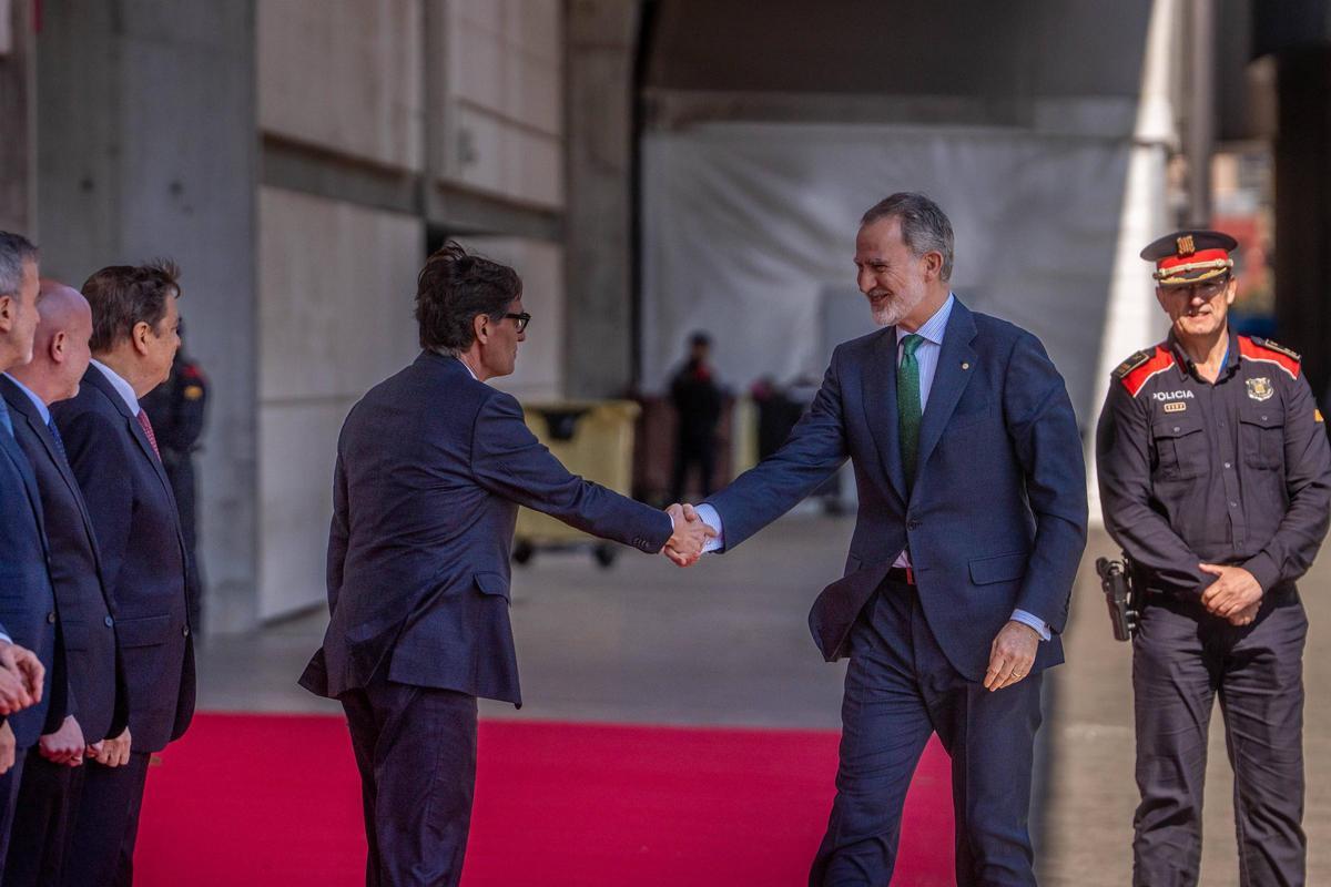Inauguración por parte del rey Felipe VI junto al presidente de la Generalitat de Cataluña, Salvador Illa
