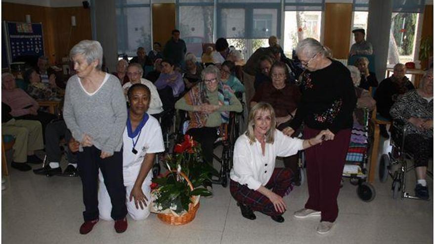 Alagón homenajea a los mayores de la residencia