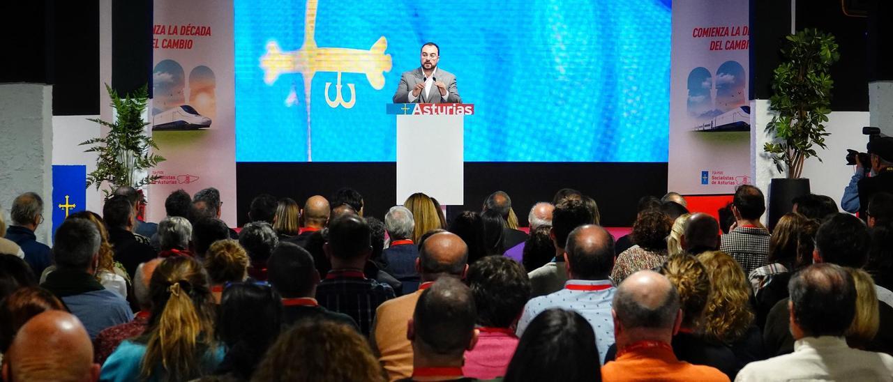 VÍDEO: El PSOE se atribuye la finalización de la variante de Paajres e imputa los retrasos en la llegada del AVE a Asturias a PP y Foro