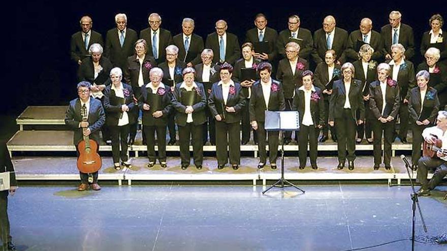 Los mayores cantan en el Auditori de Porreres